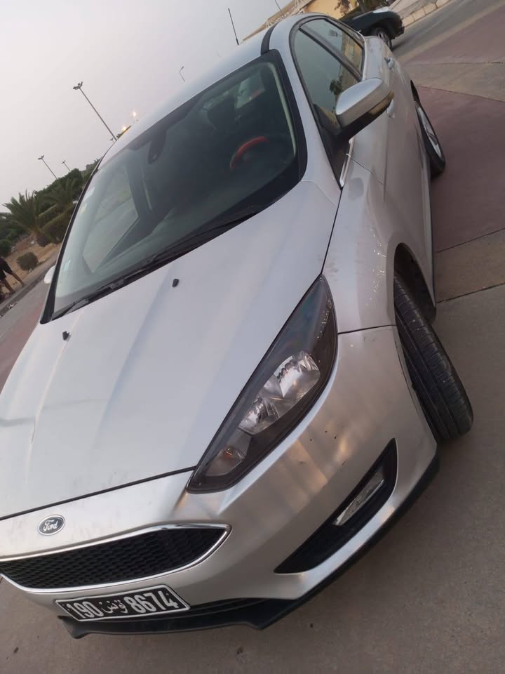 ford-focus-2017-berline-tunisie