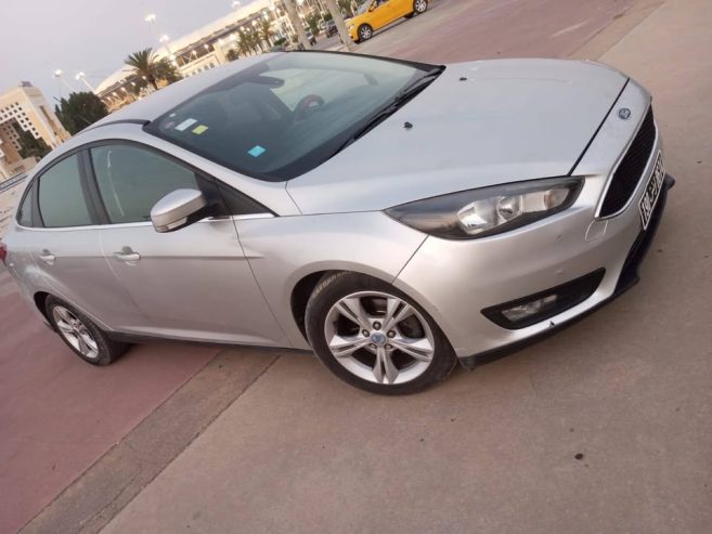 ford-focus-6cv-essence-rades
