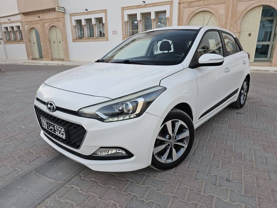 hyundai-i20-2017-premiere-main-sfax