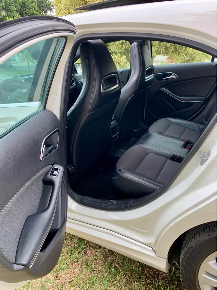 interieur-mercedes-benz-a180-luxe