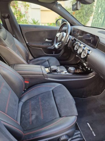 interieur-mercedes-cla-180-amg