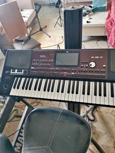 korg-pa700-oriental-clavier