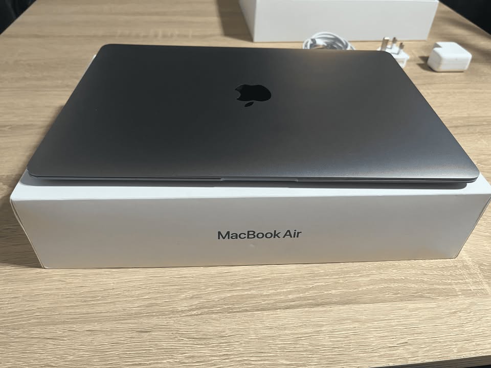 macbook-air-m1-retina-display-argent