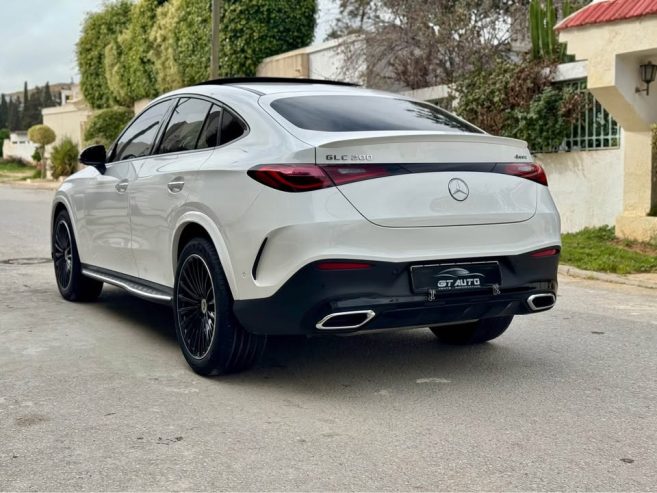 mercedes-glc200-4matic-led-digital-light