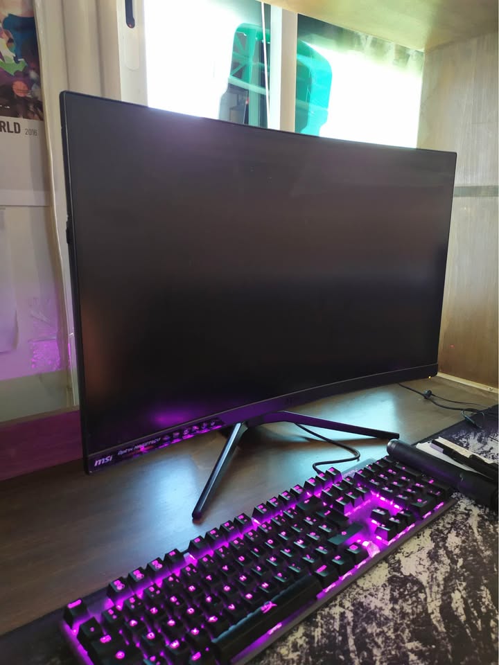 moniteur-msi-optix-mag271cv-144hz-a-vendre