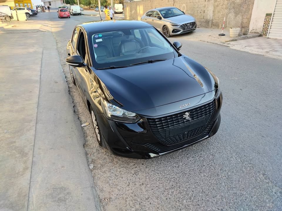 peugeot-208-noire-2022-sousse