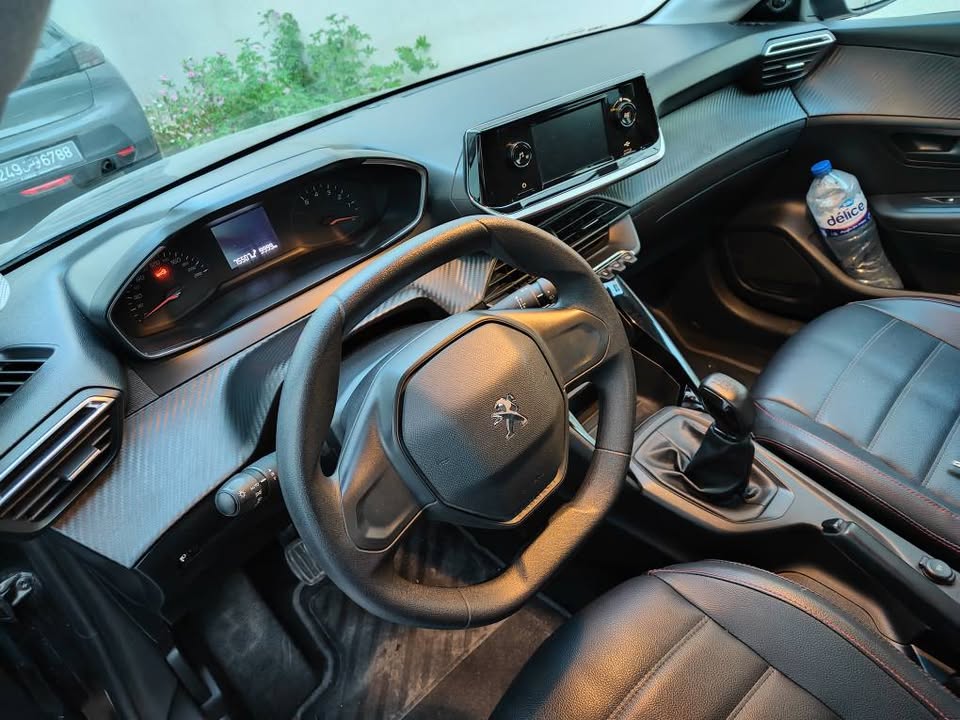 peugeot-208-noire-occasion-tunisie