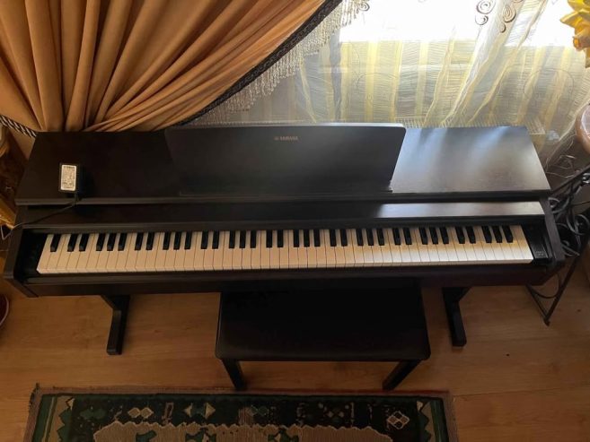 piano-numerique-yamaha-ydp144-excellent-etat