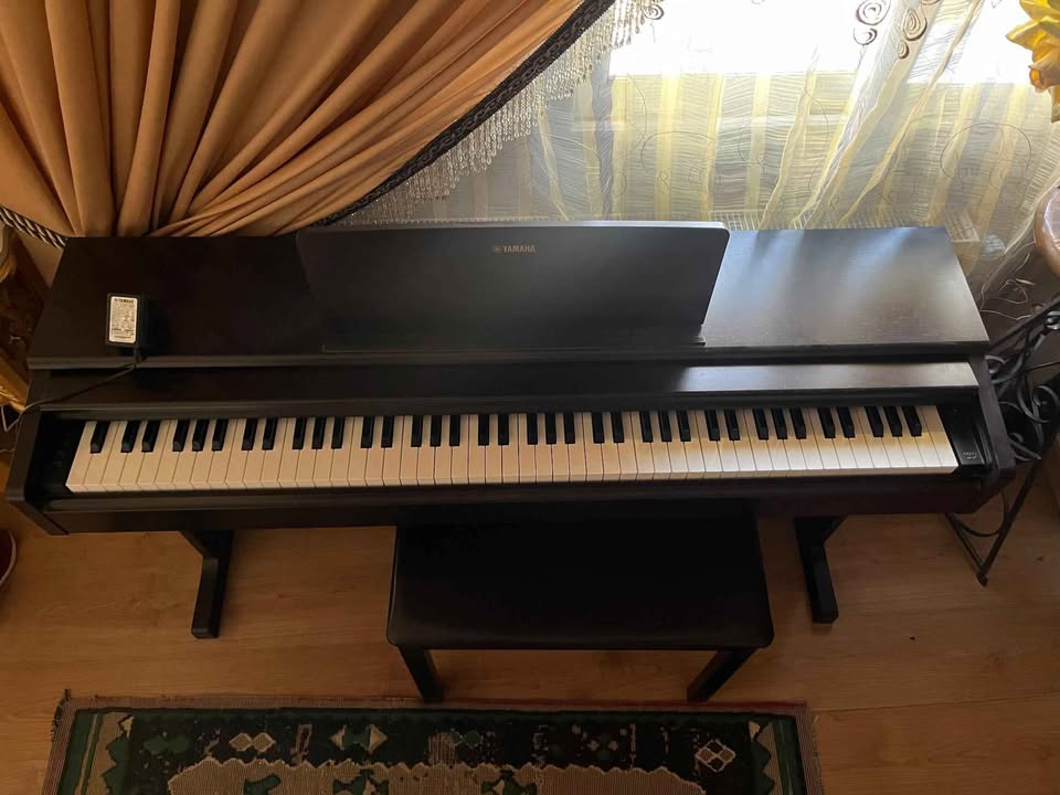 piano-numerique-yamaha-ydp144-excellent-etat