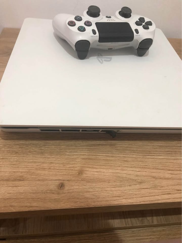 ps4-blanche-suisse-importation