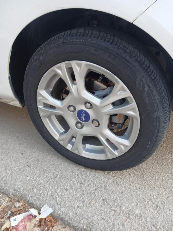 roues-avec-jantes-aluminium-ford-fiesta-2013