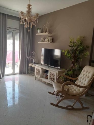 salon-balcon-appartement-la-soukra