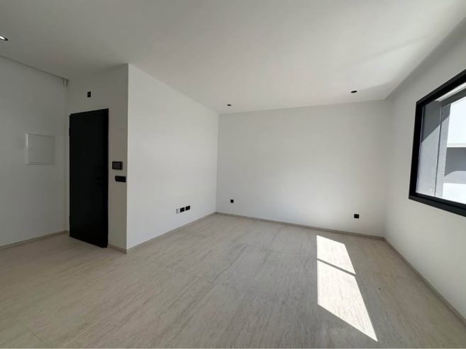 salon-lumineux-appartement-s1-chotrana