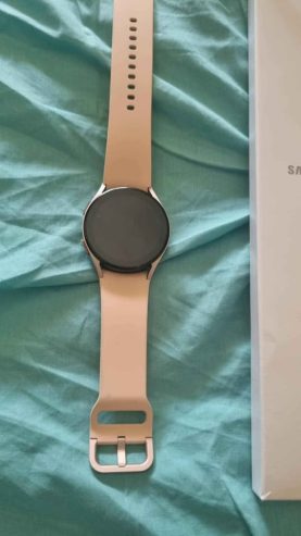 samsung-galaxy-watch5-avec-bracelet