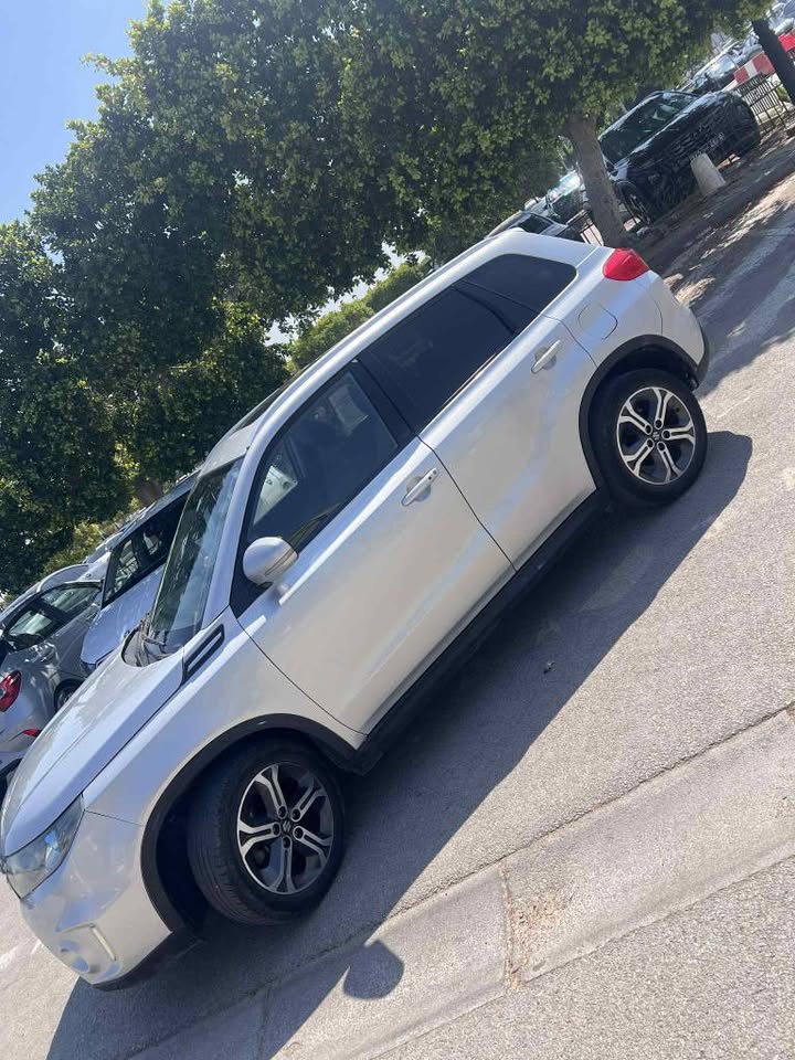 suzuki-vitara-toit-ouvrant-ariana