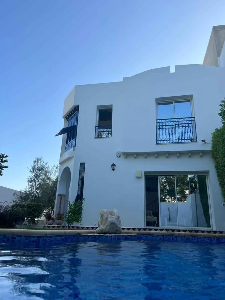 villa-piscine-jardin-gammarth-superieur