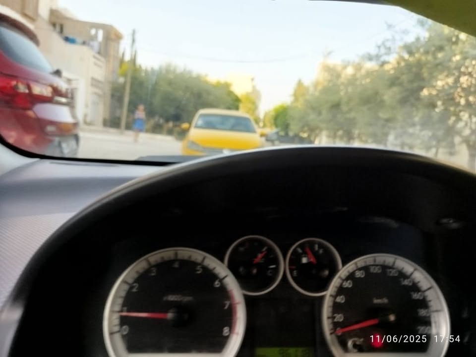 voiture-noire-occasion-prix-competitif-tunisie