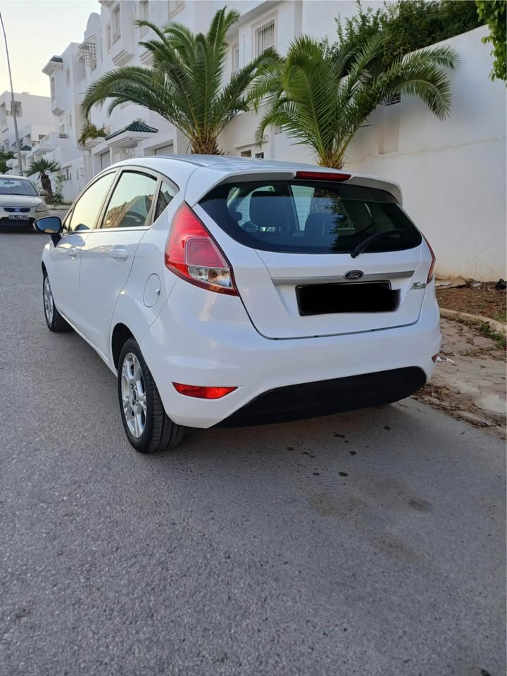 voiture-occasion-ford-fiesta-2013-ariana
