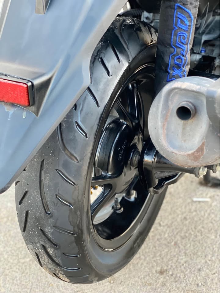 yamaha-aerox-155cc-pneus-neufs