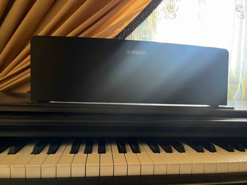 yamaha-arius-ydp144-88-touches-ghs