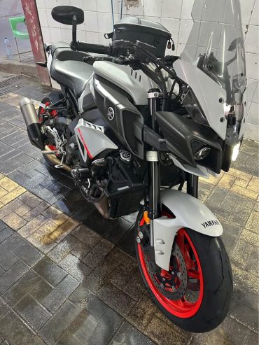 yamaha-mt10-pirelli-diablo-rosso4