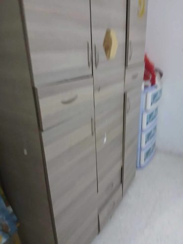 armoire-bois-clair-moderne-el-mhamdia