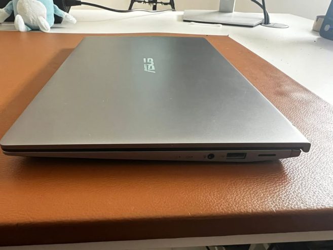 asus-zenbook-ryzen5-8go-ssd-512go