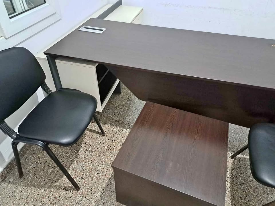 bureau-direction-2m-1.7m-megrine