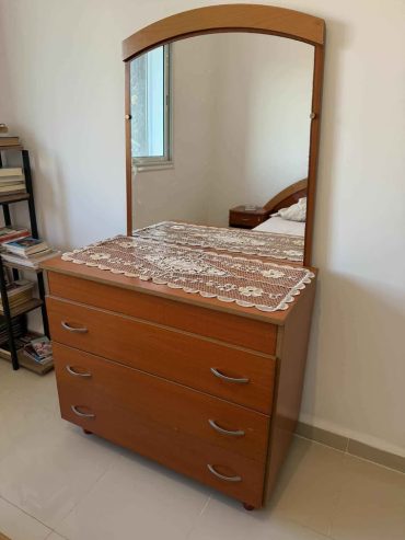 chambre-a-coucher-avec-garde-robe-4-portes