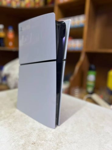 console-gaming-playstation-5-slim-digital