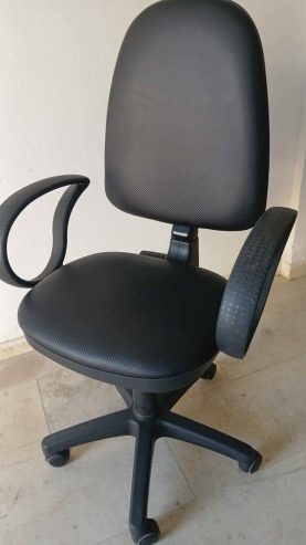 fauteuil-roulant-travail-bureau-tunisie