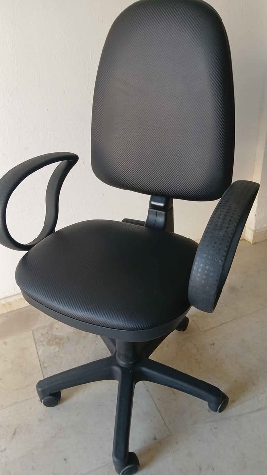 fauteuil-roulant-travail-bureau-tunisie