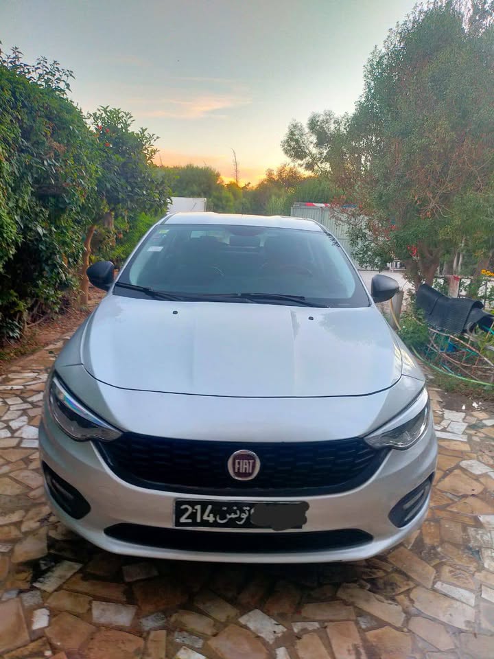 fiat-tipo-2020-gris-premiere-main