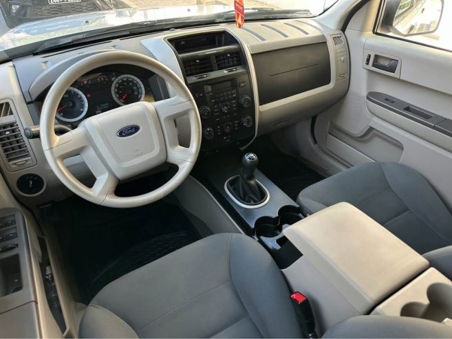 ford-escape-2009-essence-4cylindres