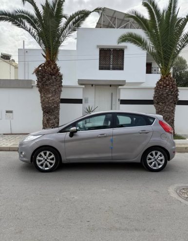 ford-fiesta-5cv-essence-2012