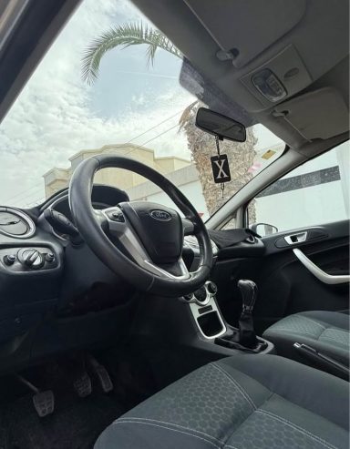 ford-fiesta-titanium-clim-vitres-electriques