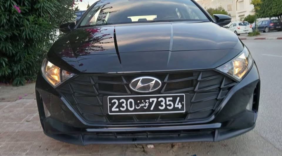 hyundai-i20-noire-2022-75000km-tunis