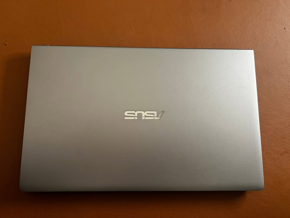 laptop-asus-zenbook-clavier-lumineux-sousse