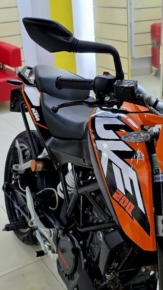 moto-ktm-duke-200-essence-12000km
