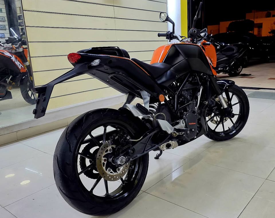 moto-sportive-ktm-duke-200-occasion