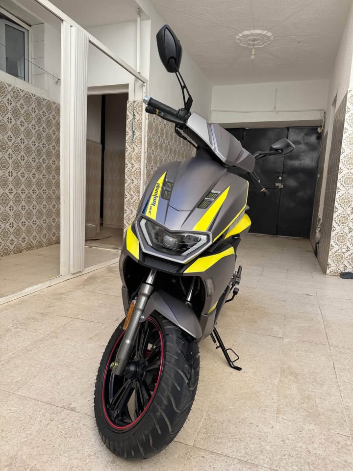 scooter-phantom-z1-2025-1000km
