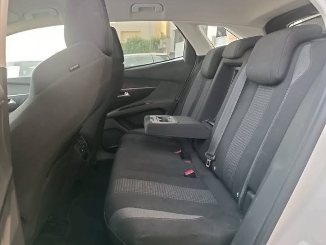 suv-peugeot-3008-2018-essence