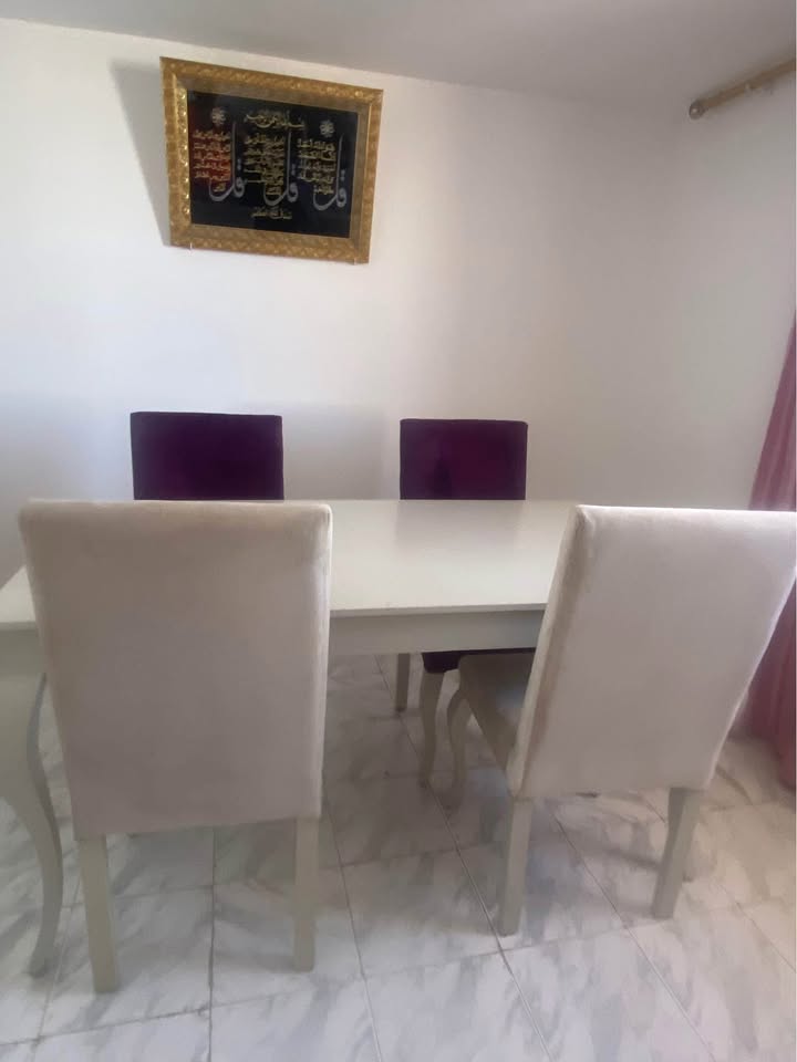 table-160×85-avec-chaises-occasion-tunisie