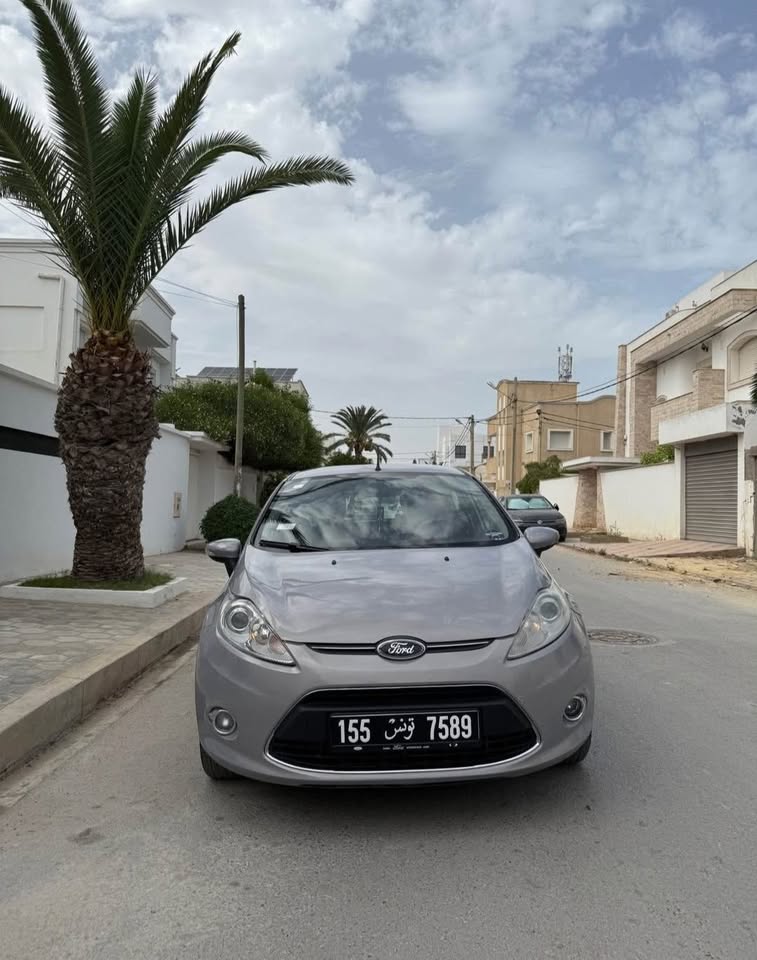 voiture-ford-fiesta-titanium-essence-tunisie
