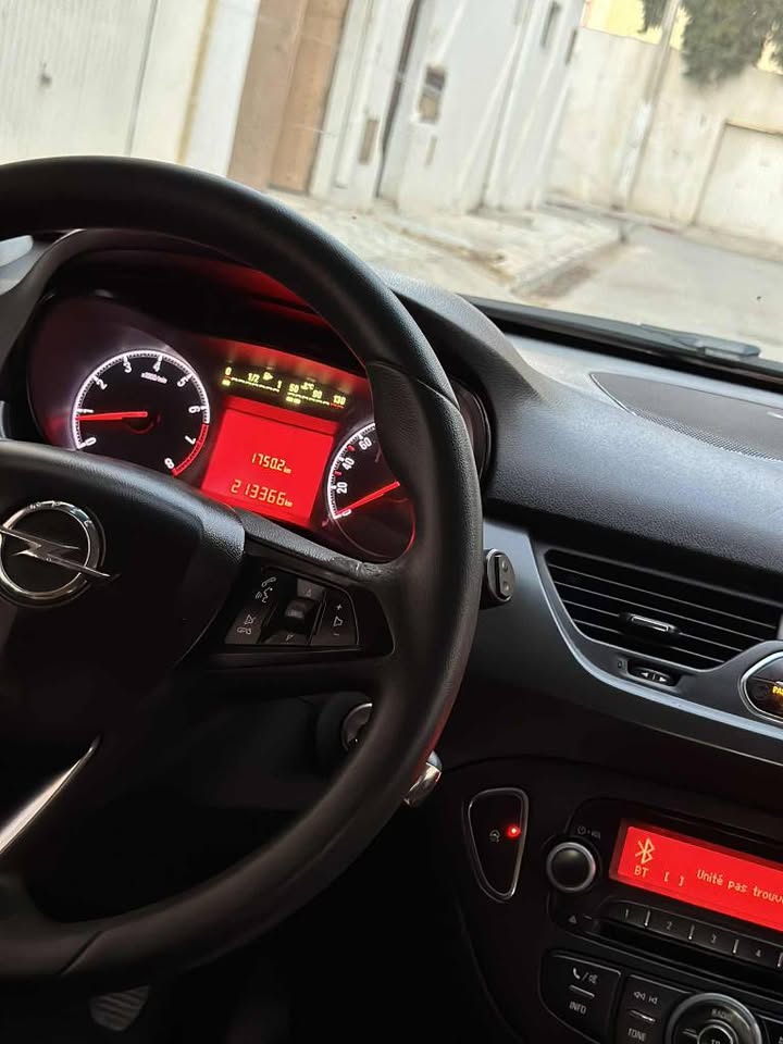 voiture-opel-corsa-rouge-occasion