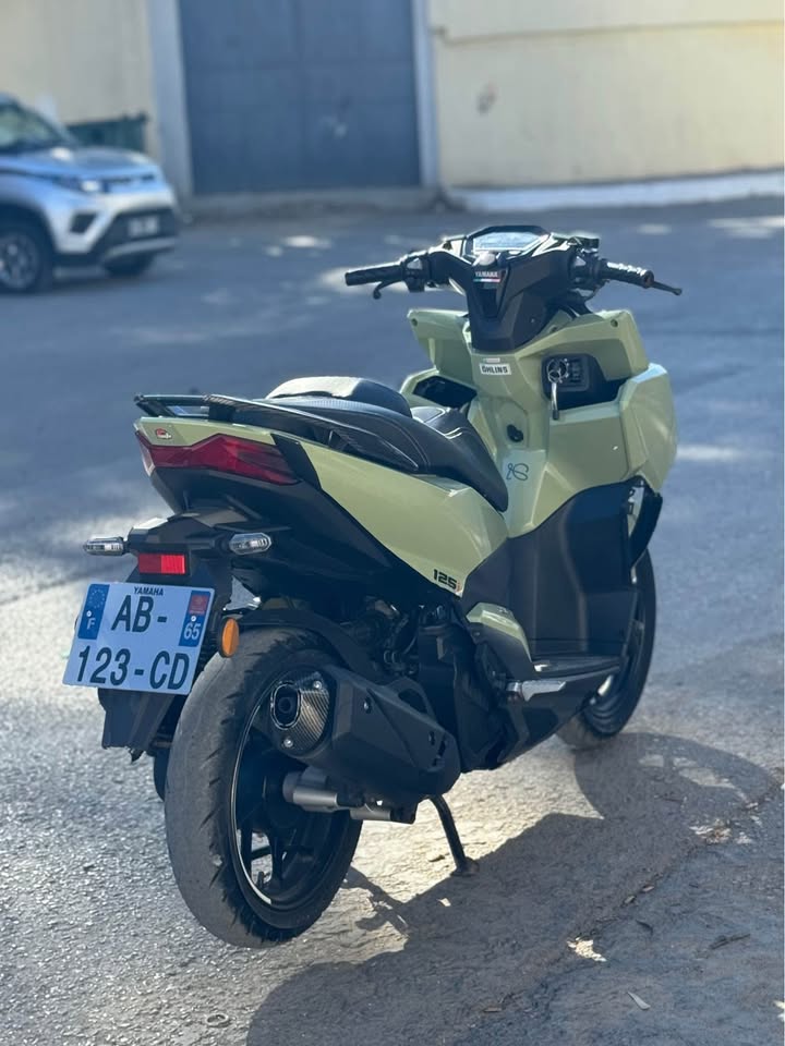 azur-125cc-vue-laterale-droite