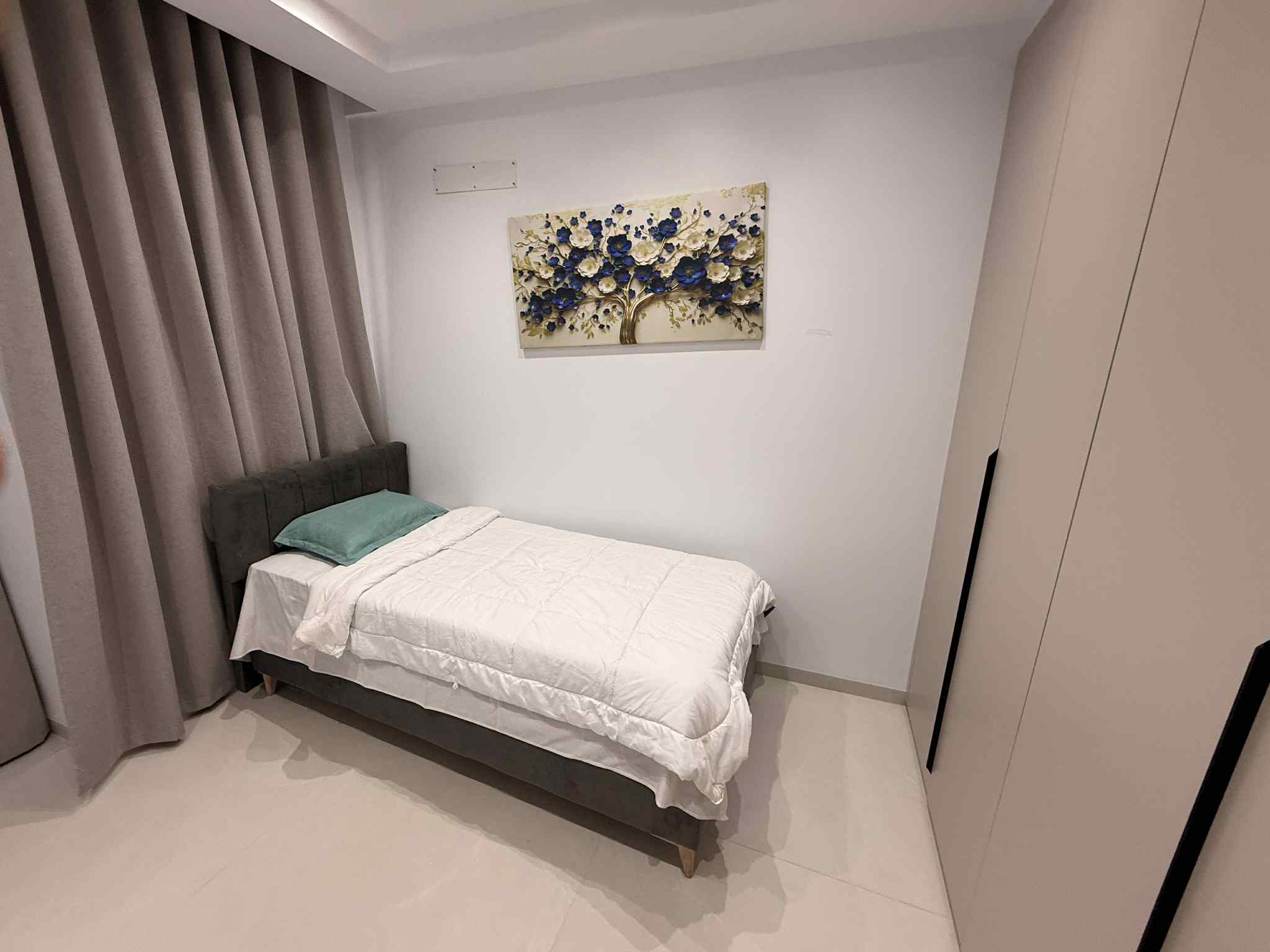 eb7e2247-b4c3-4e19-a855-4e6e7d2a5488