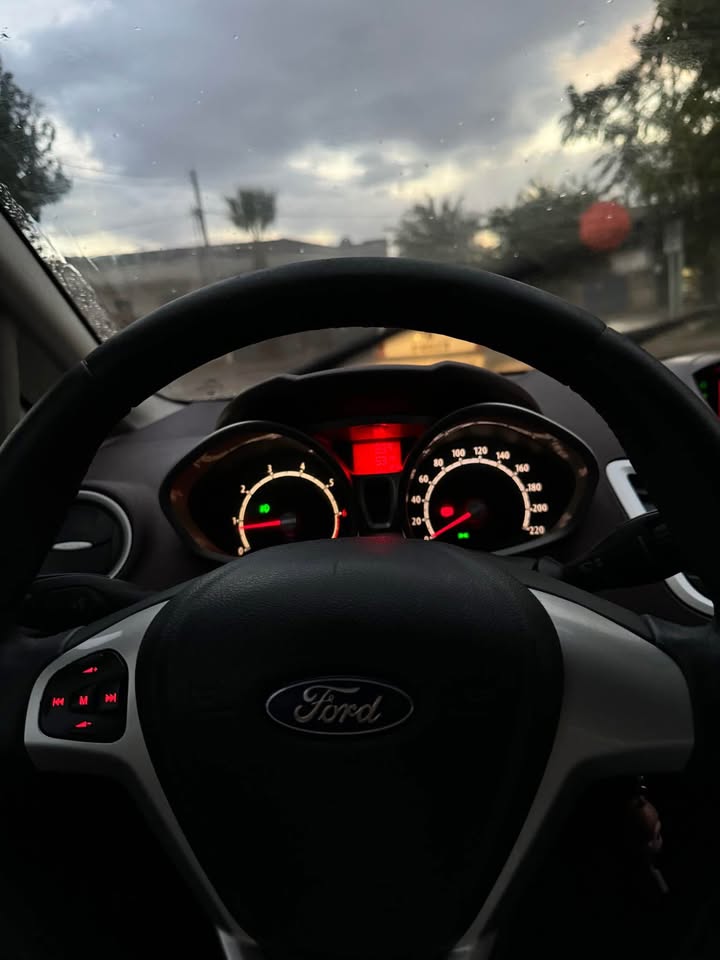 ford-fiesta-2012-essence-1-25