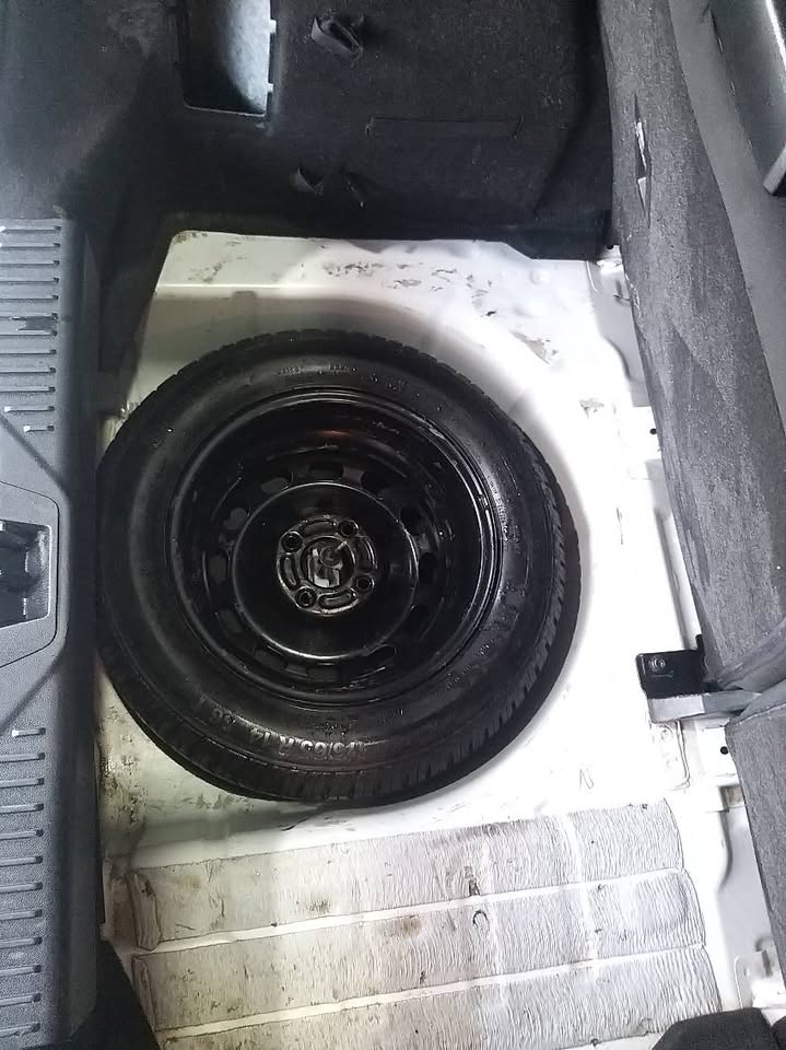 ford-fiesta-4-pneus-neufs