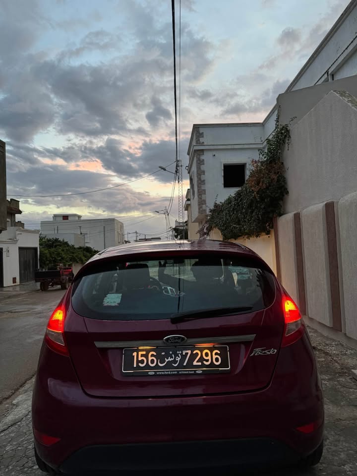 ford-fiesta-5cv-essence-tunisie